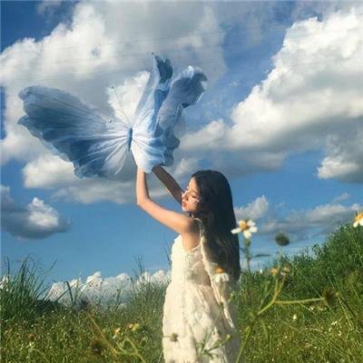 国民男神素颜现身菜市场，本人沉默不回应，前后半年引热议